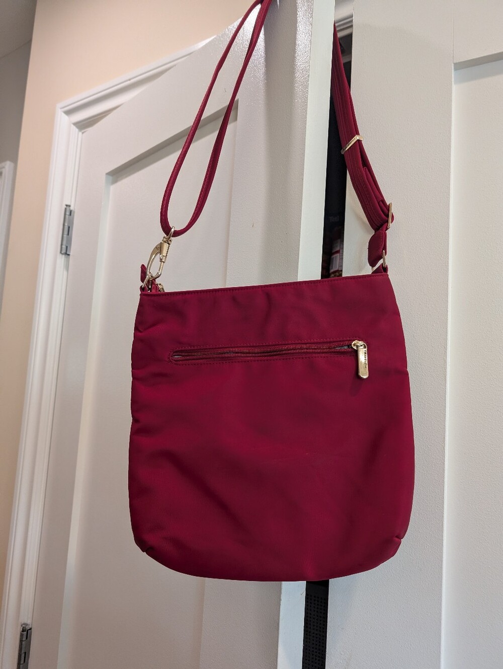Travelon Raspberry Colored Security Bag - Picture 3 of 8